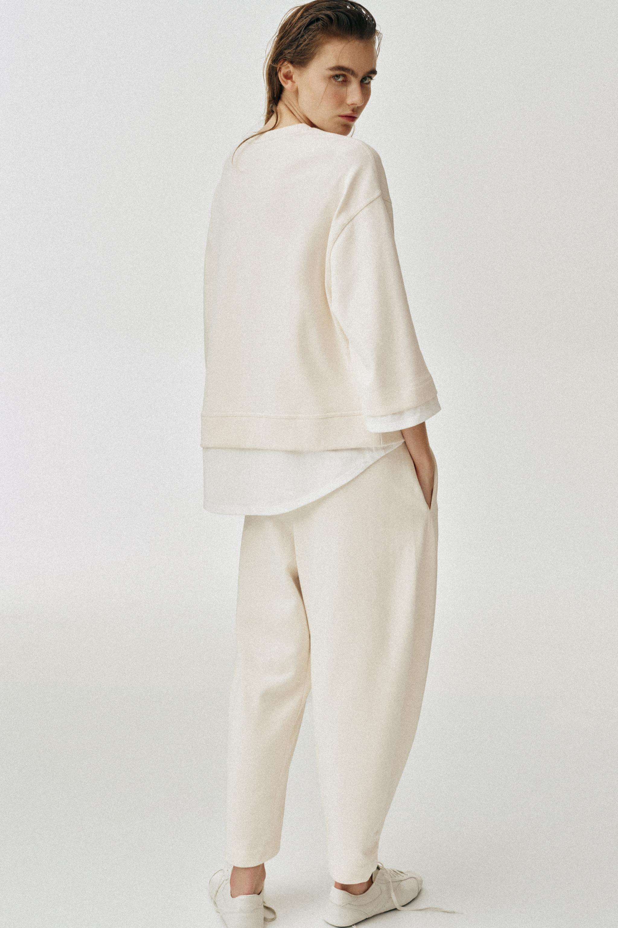 CONTRAST LONG SLEEVE SWEATSHIRT | Zara UK