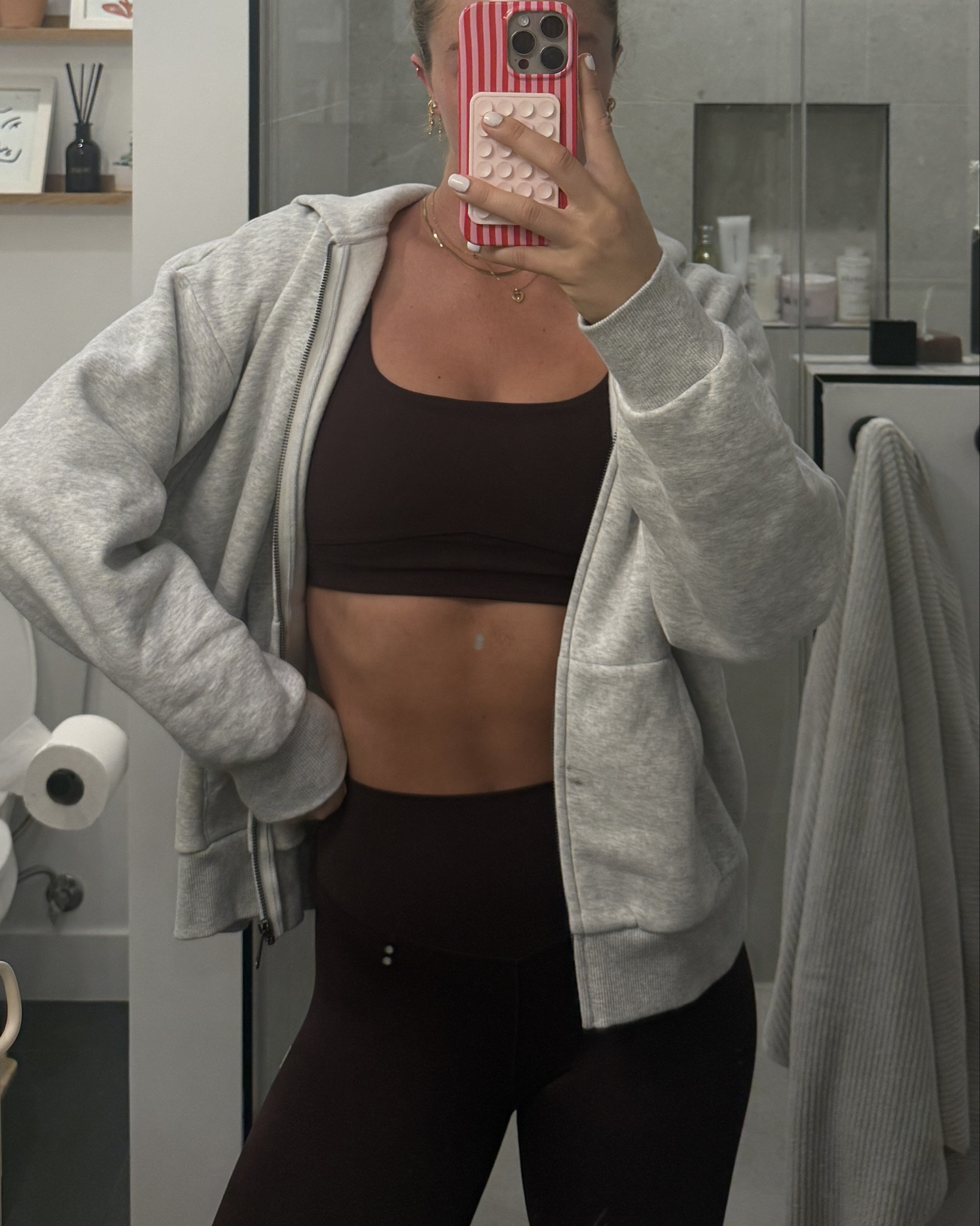@vuoriclothing keep grabbing for this set & hoodie from Vuori 🤎🤎🤎 #vuoripartner

#LTKActive