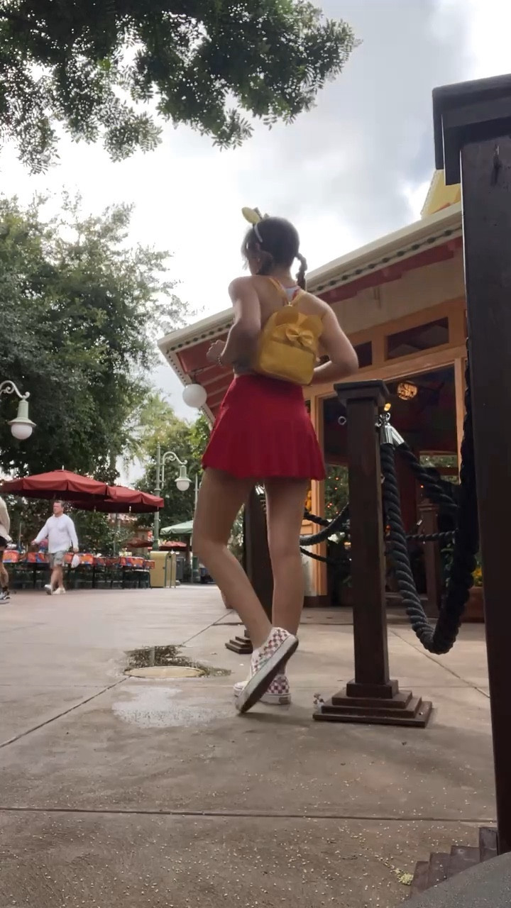 Bouncing into Disneyland Disneybound 🧸
Toy Story, Disney, Pixar, bouncing ball, yellow backpack, Minnie Mouse, Mickey Mouse, braids, pig tails, orange classic vans, Mickey ears, Apple Watch band. Hot pink, red skort, athletic skirt, shorts, skirt with pockets, dress with pockets, sun, fun, family, joy, season, magic 