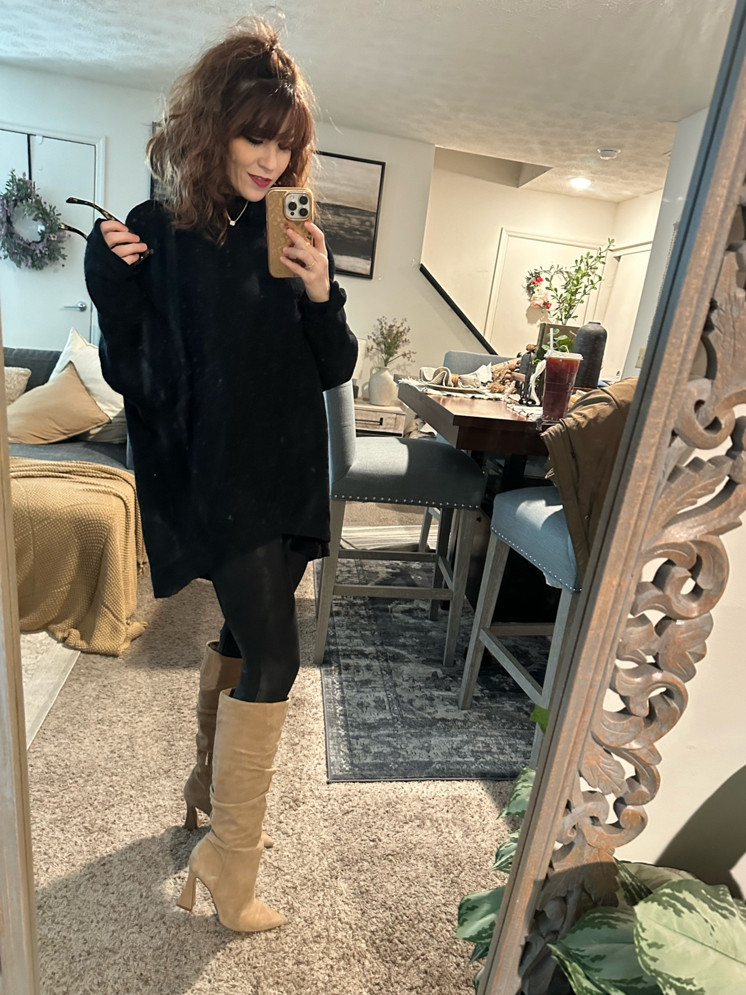 Amazon tunic and spanx leggings! 
I’m 5’1 and wearing and size xs and small petite in the leggings. 

#LTKstyletip #LTKworkwear #LTKfindsunder50