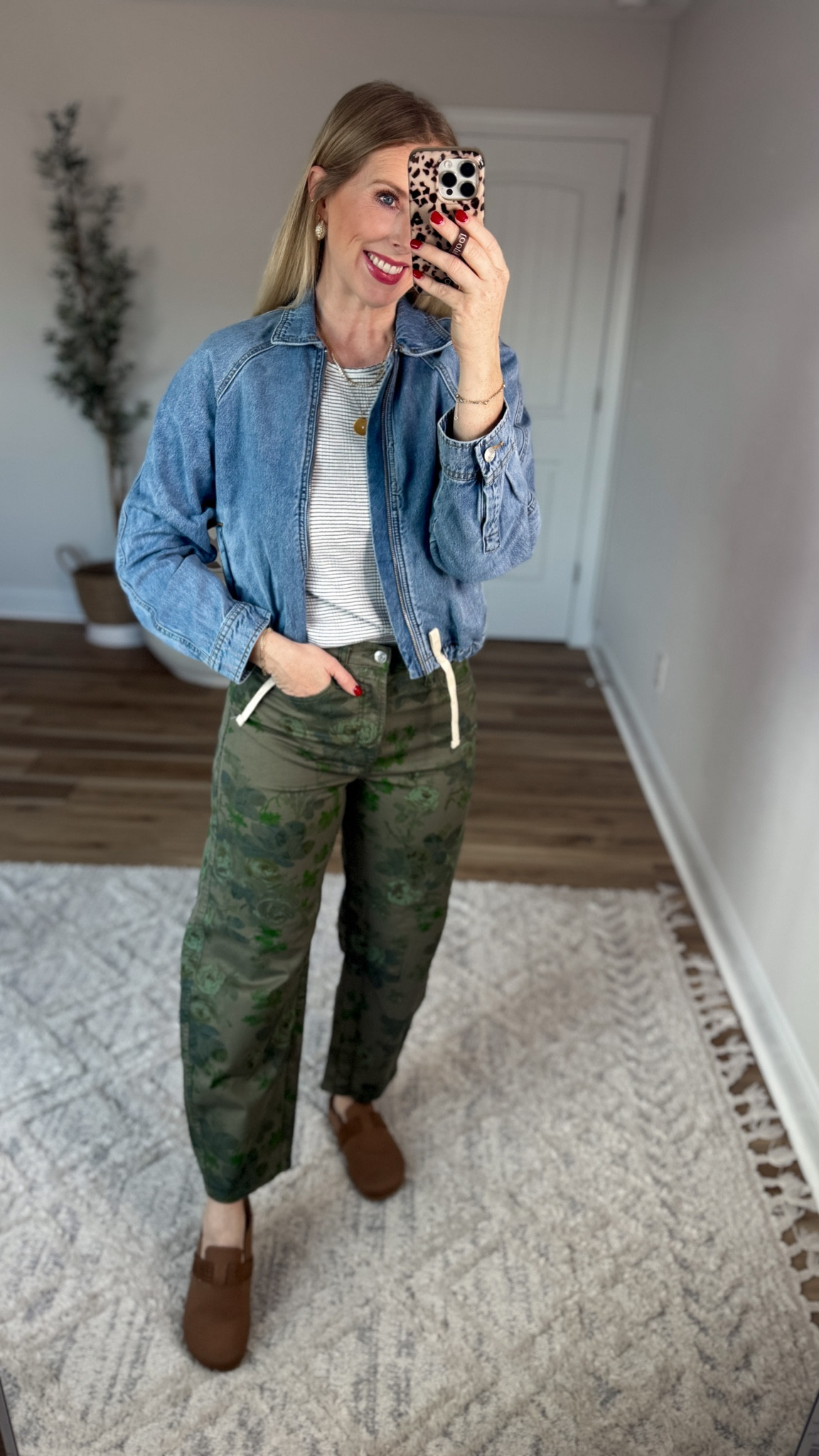 Daily try on, gap factory, Walmart outfit, floral barrel jeans 



#LTKootd #LTKSaleAlert