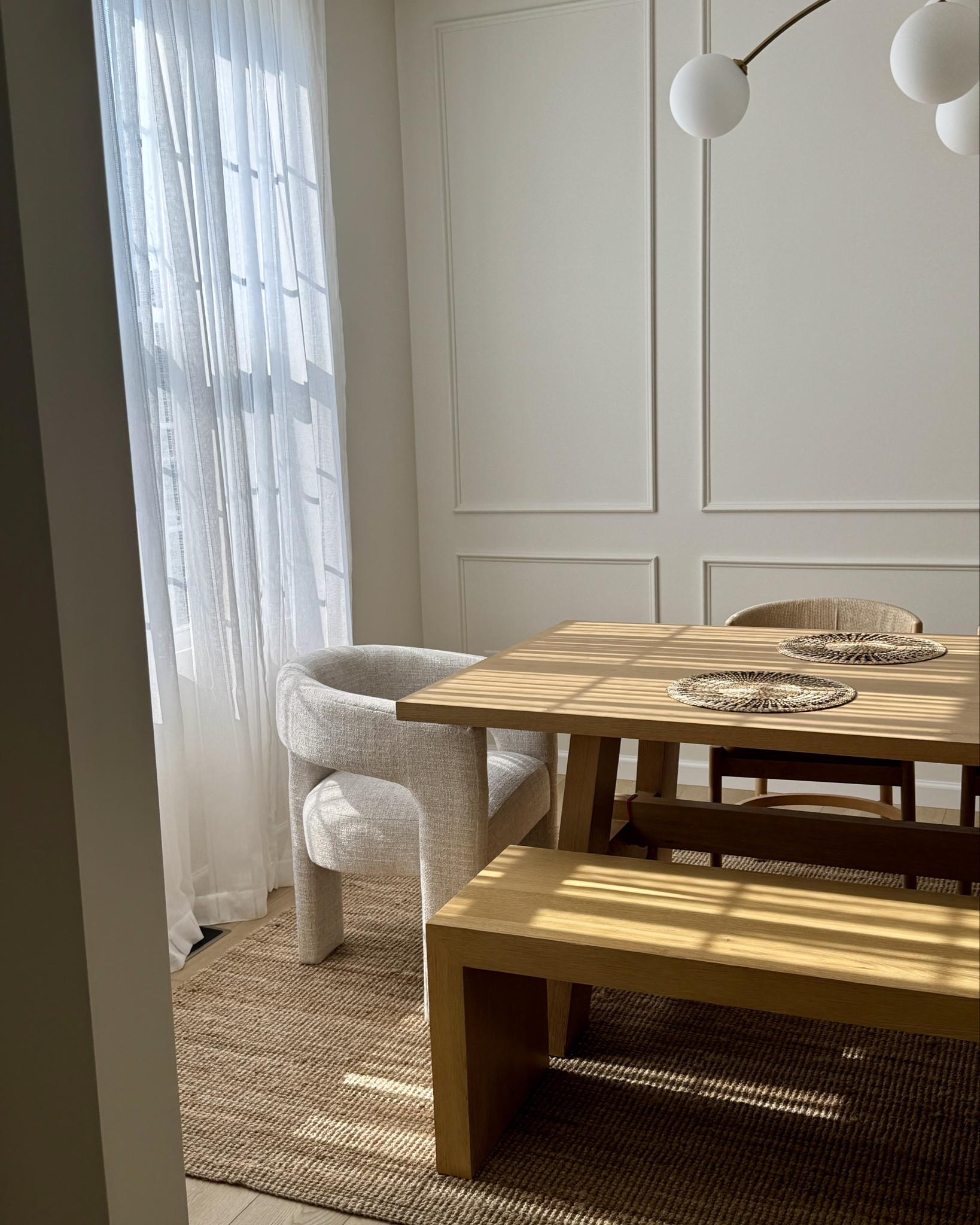 餐桌高光时刻

白色的Marshalls淘的 木有链接了
Bench有链接 但没有这个颜色了

#LTKHome