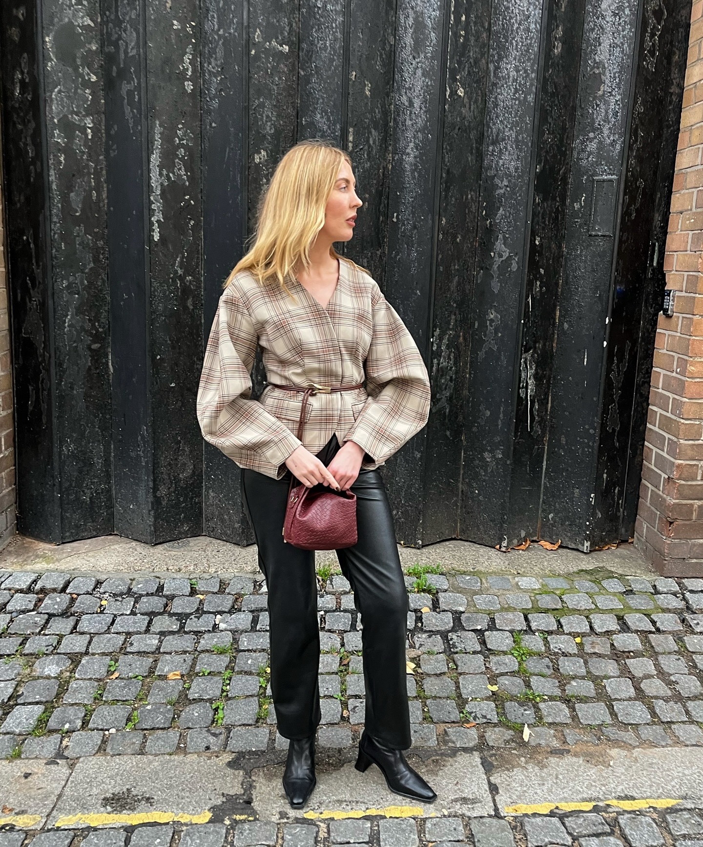 Wearing a size 8 in this river island check blazer 

#LTKwinter #LTKuk #LTKautumn