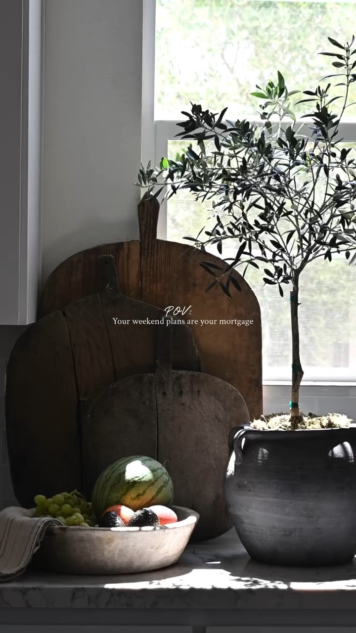 Something you love!? Comment SHOP and I’ll send you all the links to your inbox! 

While half the US is freezing and under storm warnings, This is currently what a California homeowner is experiencing. Stay warm my friends, we will be in the garden all weekend enjoying this mortgage.