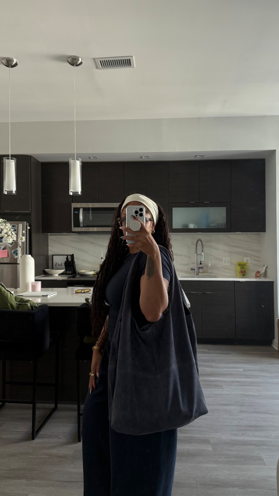 this baggg>> I need in every color - slouchy and I can fit everything in it! 

#LTKItBag #LTKStyleTip #LTKFindsUnder50