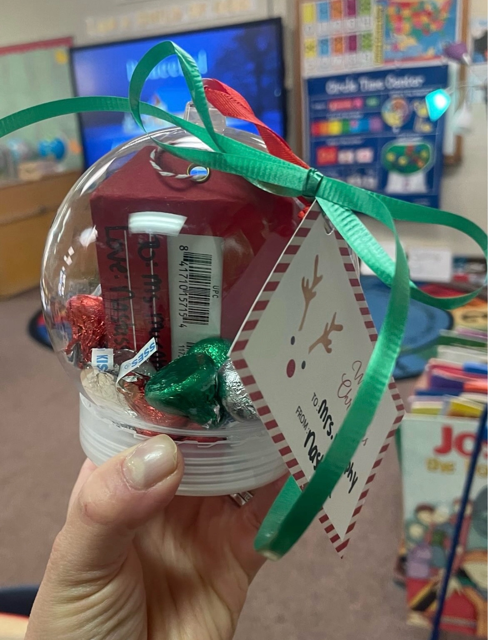 The cutest idea for teacher gifts 🎁 
#teachergifts #giftcardholders 

#LTKHoliday #LTKSeasonal #LTKGiftGuide