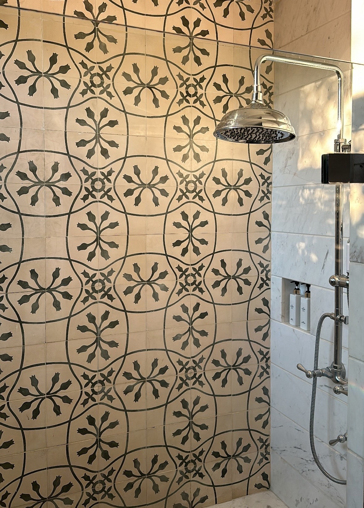 Summer bathroom favorites... I still loved patterned tile!


#LTKHome