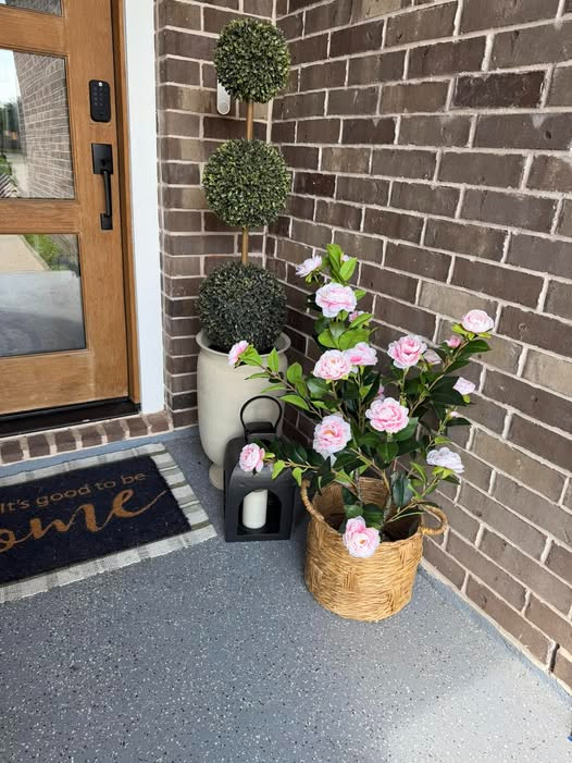 These faux florals are hands down one of my BEST porch upgrades 🌸🤍 They make the front porch feel so warm, welcoming & high end without worrying about watering or the Texas heat 😅🙌 The soft pink blooms mixed with the natural baskets are EVERYTHING ✨

If you love an easy “looks expensive but isn’t” decor moment… these are IT 🤎

#LTKHome #FrontPorchDecor #FauxFlorals #OutdoorDecor #SpringPorch #HomeDecor #PorchStyling #AffordableDecor #NeutralHome #CurbAppeal 

 