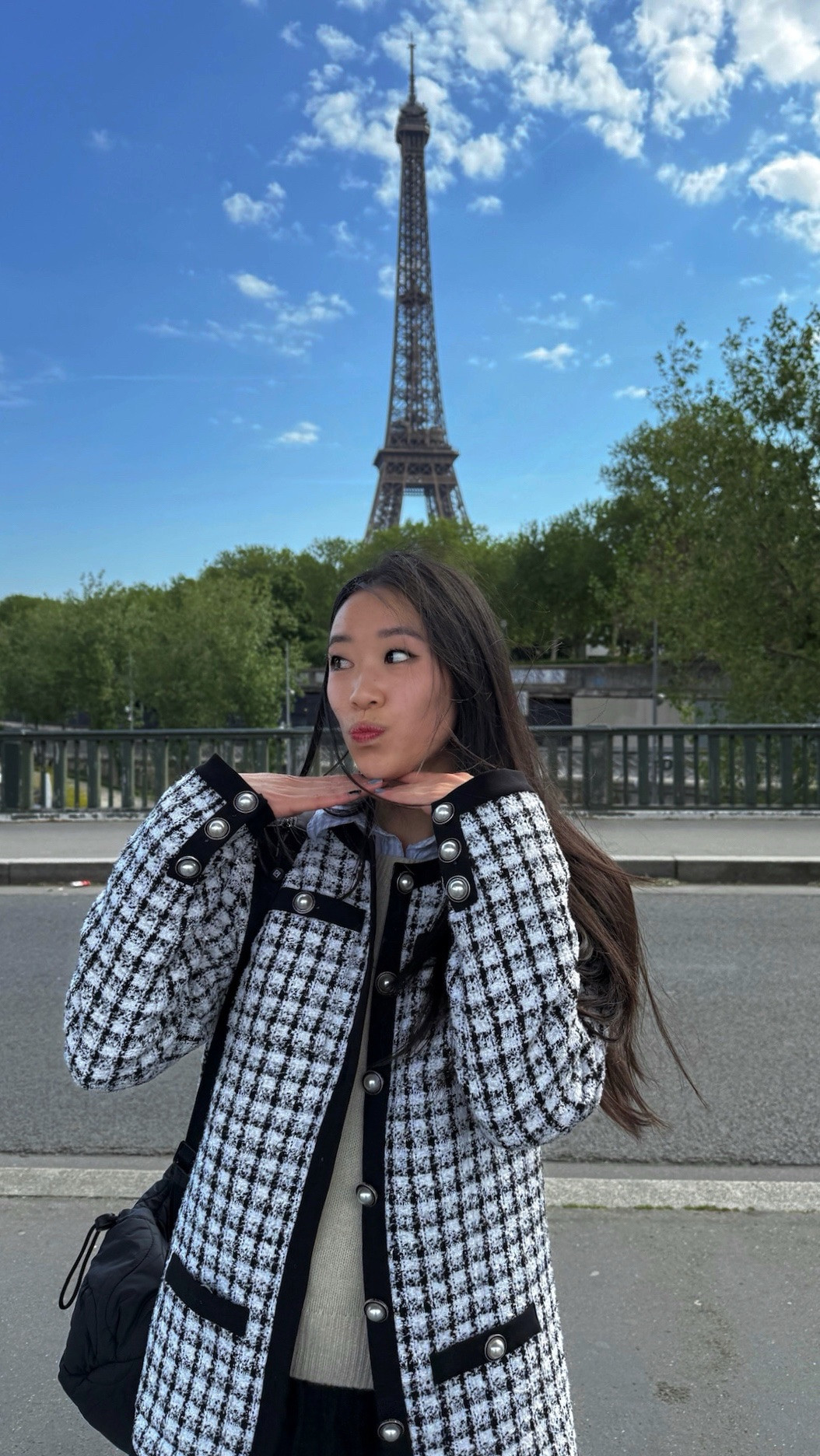 pov your sunscreen starts replacing makeup 🤍 been going this winter without foundation & concealer and it’s been such a game changer using @sunsolvemd to protect my skin barrier - linked here https://liketk.it/5Hbb3 @shopltk if you wanna try! #SunsolveMD #LipidRestore #WinterSkinRoutine #FindYourSolve 