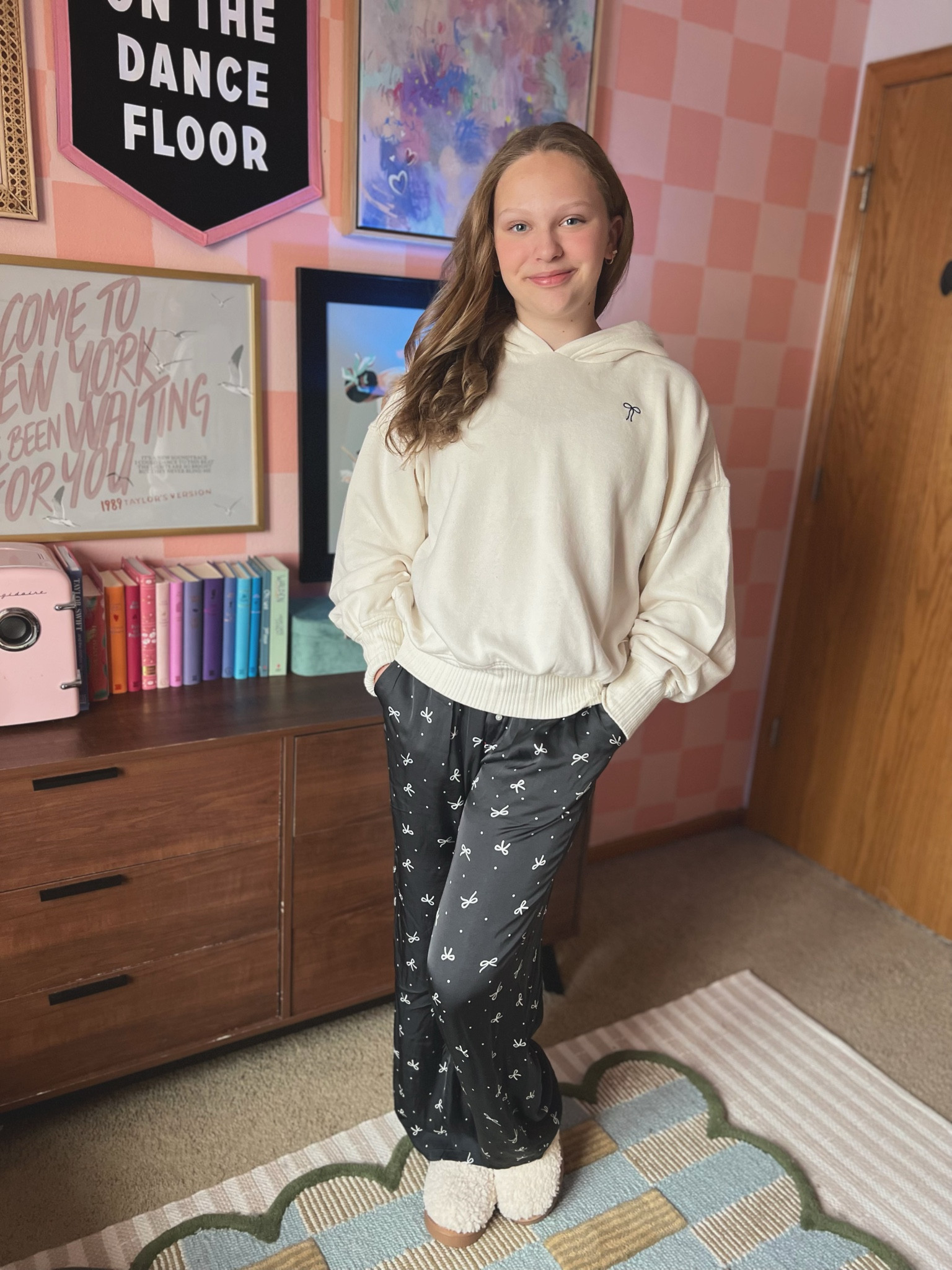 Cozy silky pajama pants are all we want to wear now! This set would make a perfect gift for tweens, teens or any girly girl. 🖤


#LTKGiftGuide #LTKHoliday #LTKSeasonal