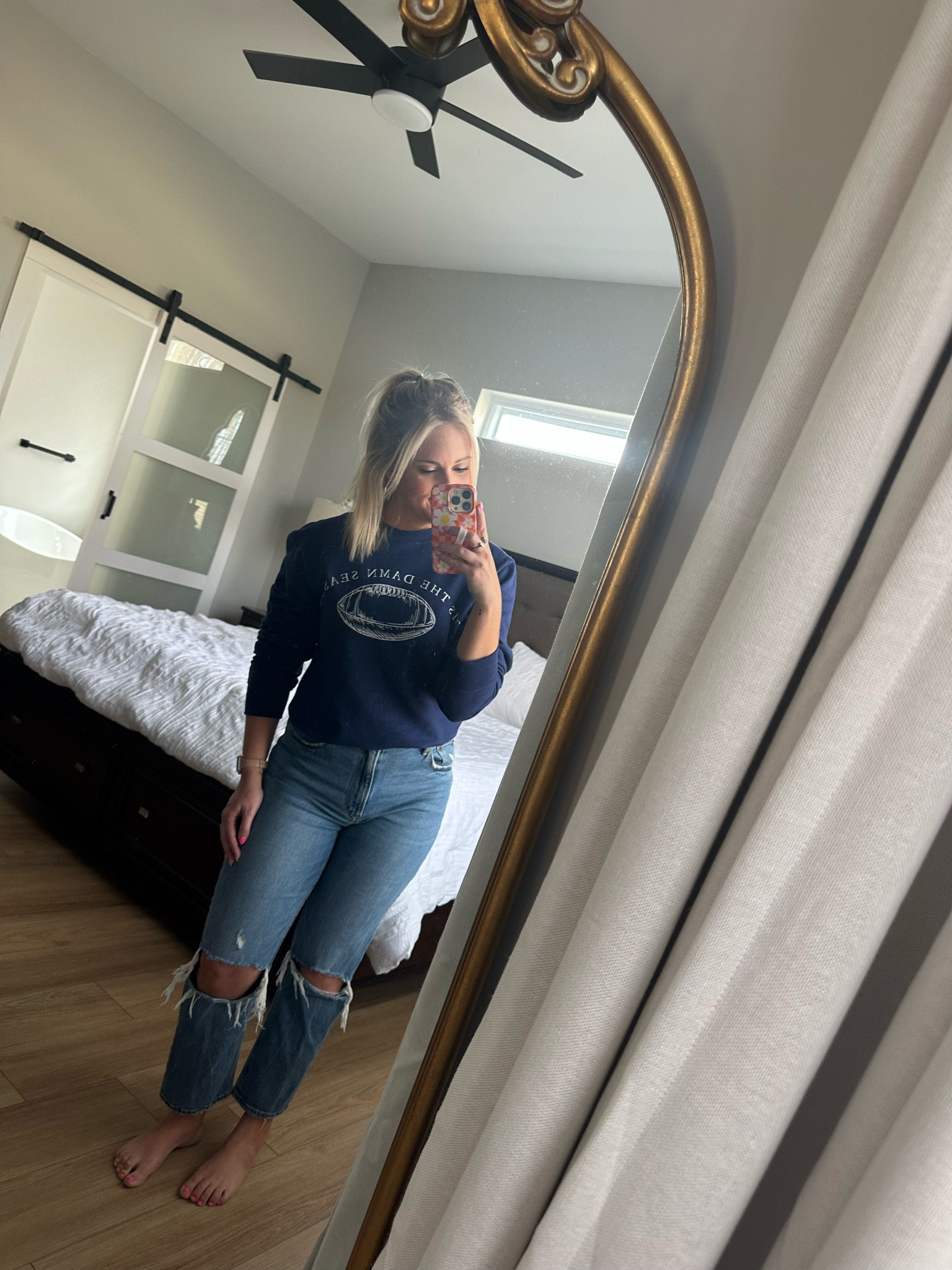 Super Bowl fit. 
Jeans are out of stock. I linked the same style (on sale)

#LTKfindsunder50 #LTKSpringSale #LTKstyletip