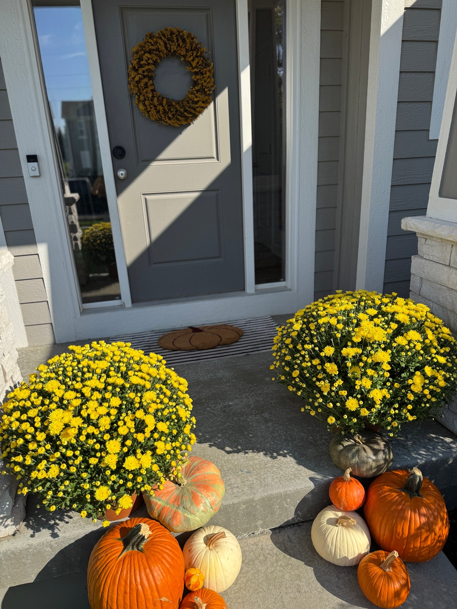 Fall front porch decor 🌼🎃🍂

#LTKHome #LTKSeasonal #LTKHalloween