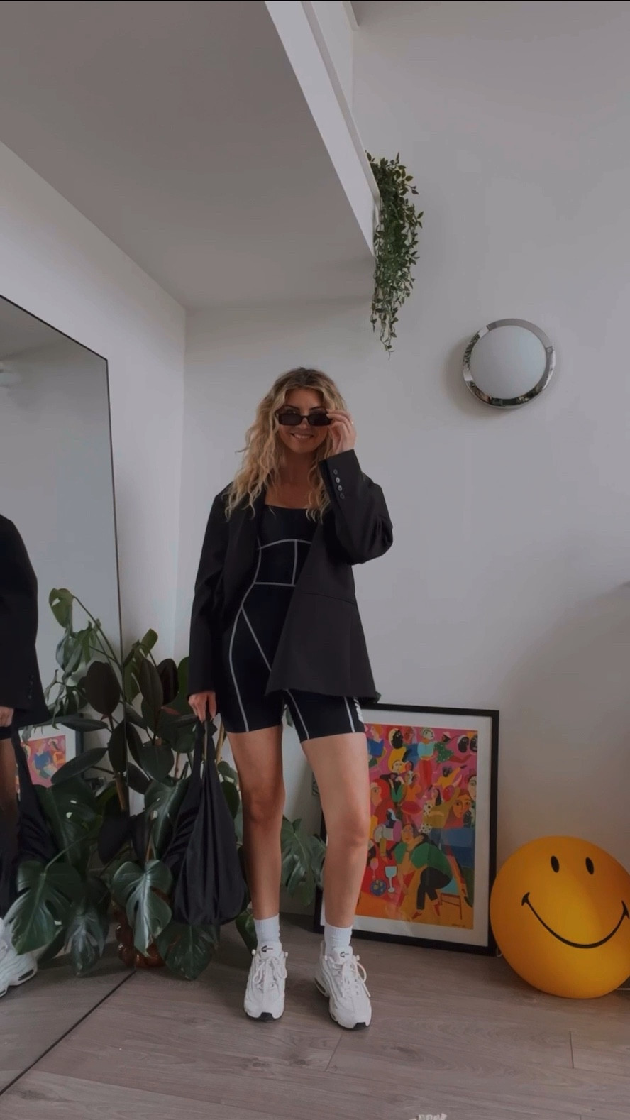 The perfect black blazer doessss exist…and so do many others! I’ve linked a few gorgeous oversized ones here, perfect for throwing on over so many outfits. A great staple for your wardrobe x


#LTKeurope #LTKworkwear #LTKstyletip