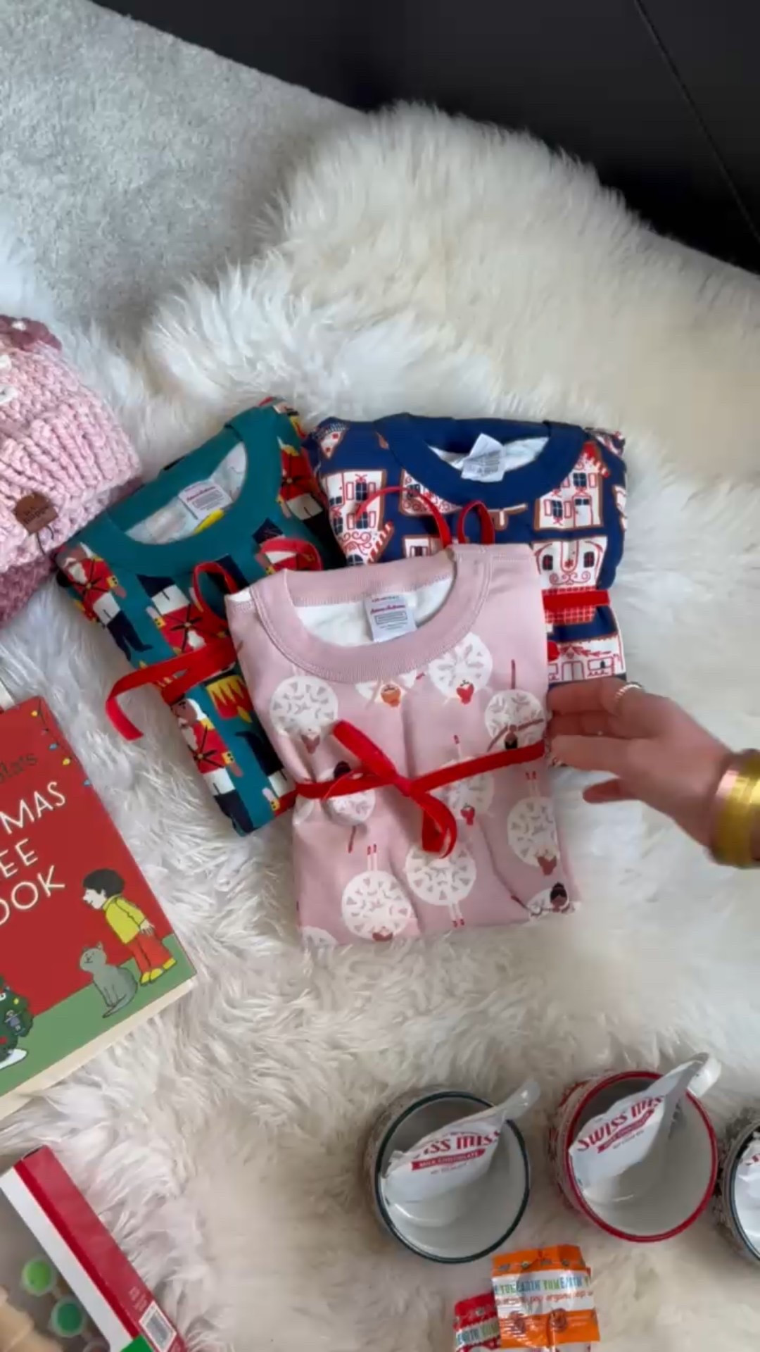 December 1st basket ideas to kickstart the holiday season! These are such an easy and cheap way to start the Christmas season! I love filling them with books, pajamas, cold weather accessories, and crafts!

#LTKHoliday #LTKKids #LTKGiftGuide