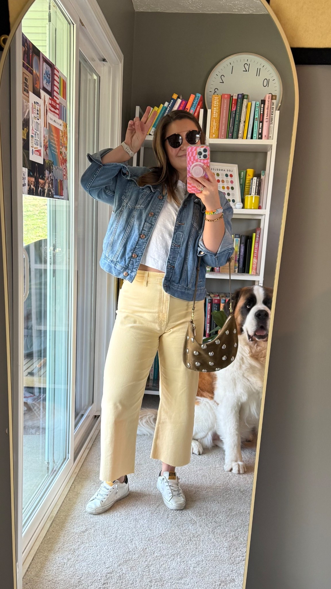 In LOVE with these jeans for spring!🌷 they’re so soft, so comfy, so flattering, the color is perfect, and they’re 50% off right now!!!!