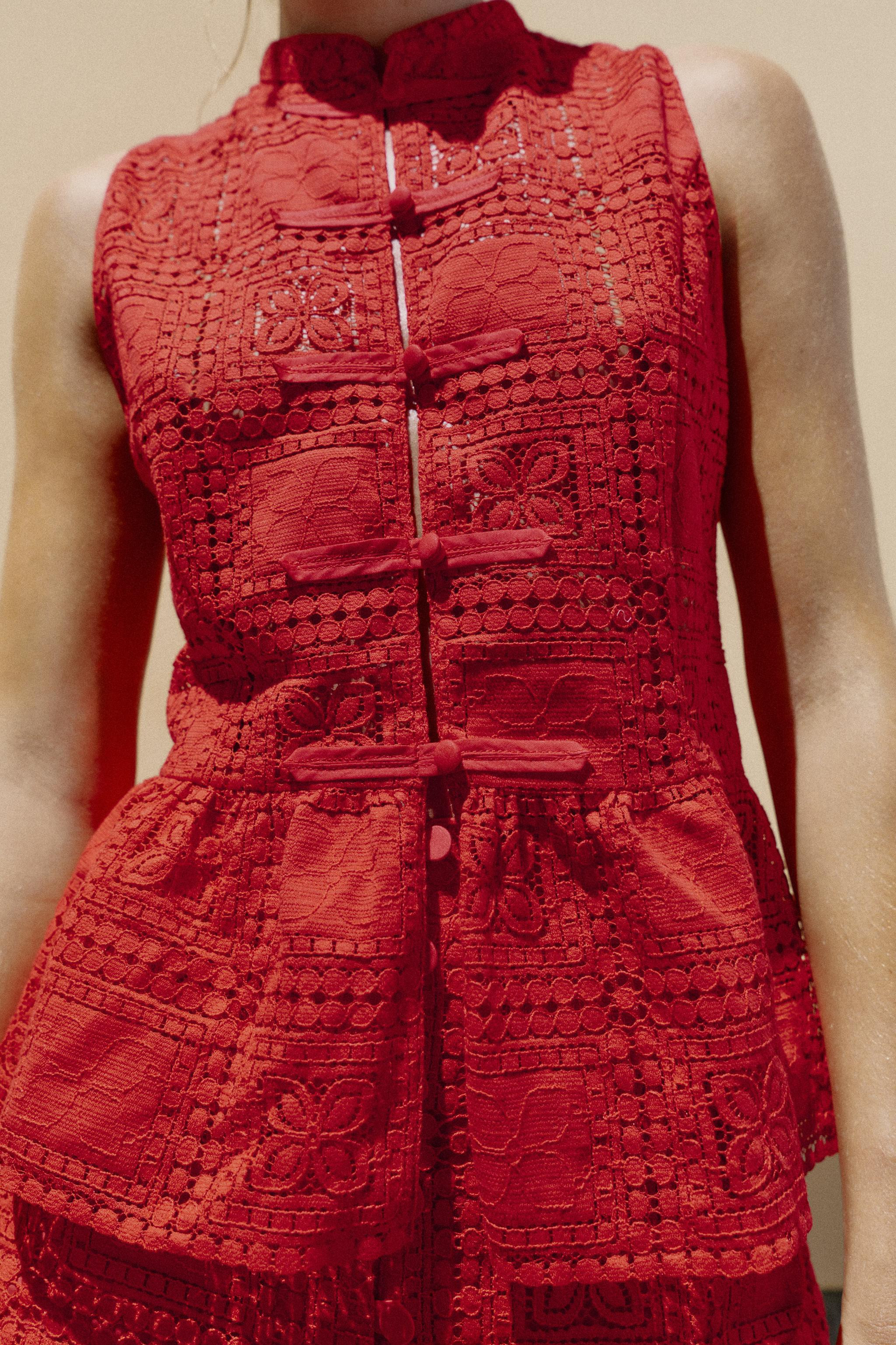 GUIPURE LACE TOP WITH FIREMAN CLASPS | Zara US