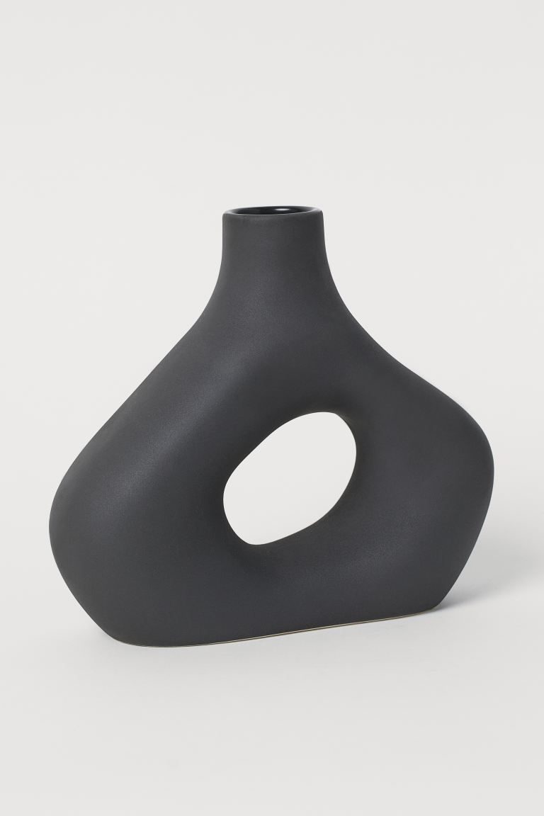 Stoneware vase | H&M (UK, MY, IN, SG, PH, TW, HK, KR)