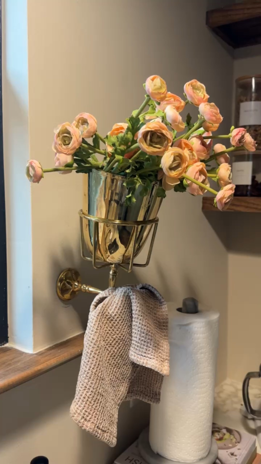 This vase is one of my favorite purchases!!



#LTKHome #LTKWatchNow #LTKStyleTip