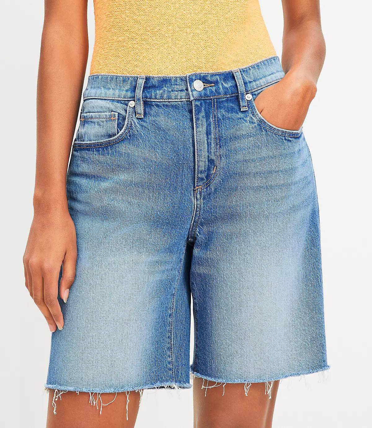 Frayed Boyfriend Shorts in Vintage Mid Indigo Wash | LOFT