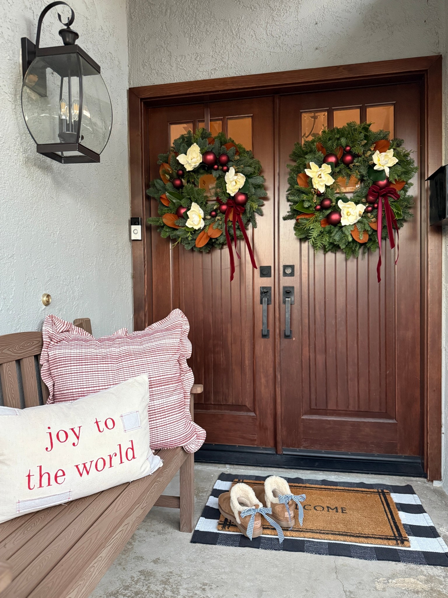 Simple outdoor styling 
Front porch
Wreath

#LTKSeasonal #LTKHome #LTKHoliday