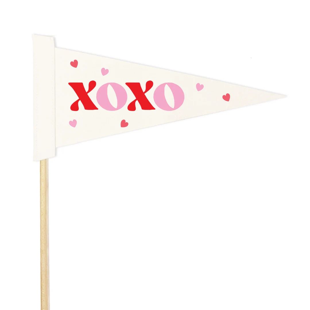 Valentines Day Pennant Flag Wooden Dowel XOXO Felt Kids Pennant Banner Valentines Day Banner Phot... | Etsy (US)