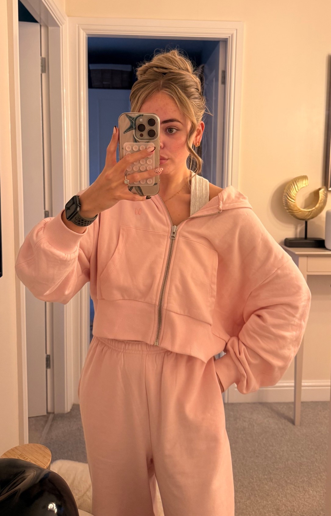 my new FAVE tracksuit!! It’s giving spring 🩷🌸🌻🌺

#LTKspringtrends #LTKspring #LTKstyletip