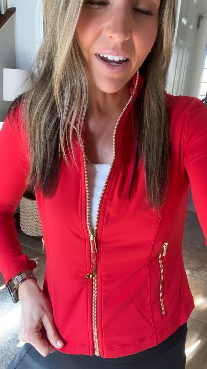 The best high end detail on this athletic jacket! It’s a slim fit, size up if in between! And expect compliments 😉 Wearing small

#LTKootd #LTKfitnessgoals #LTKSaleAlert