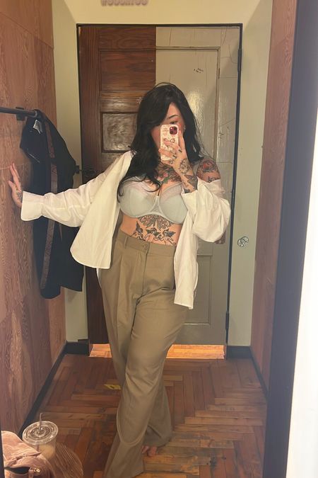 I found the perfect menswear 90s inspired pants for curvy bodies 

#LTKFind #LTKunder100 #LTKcurves