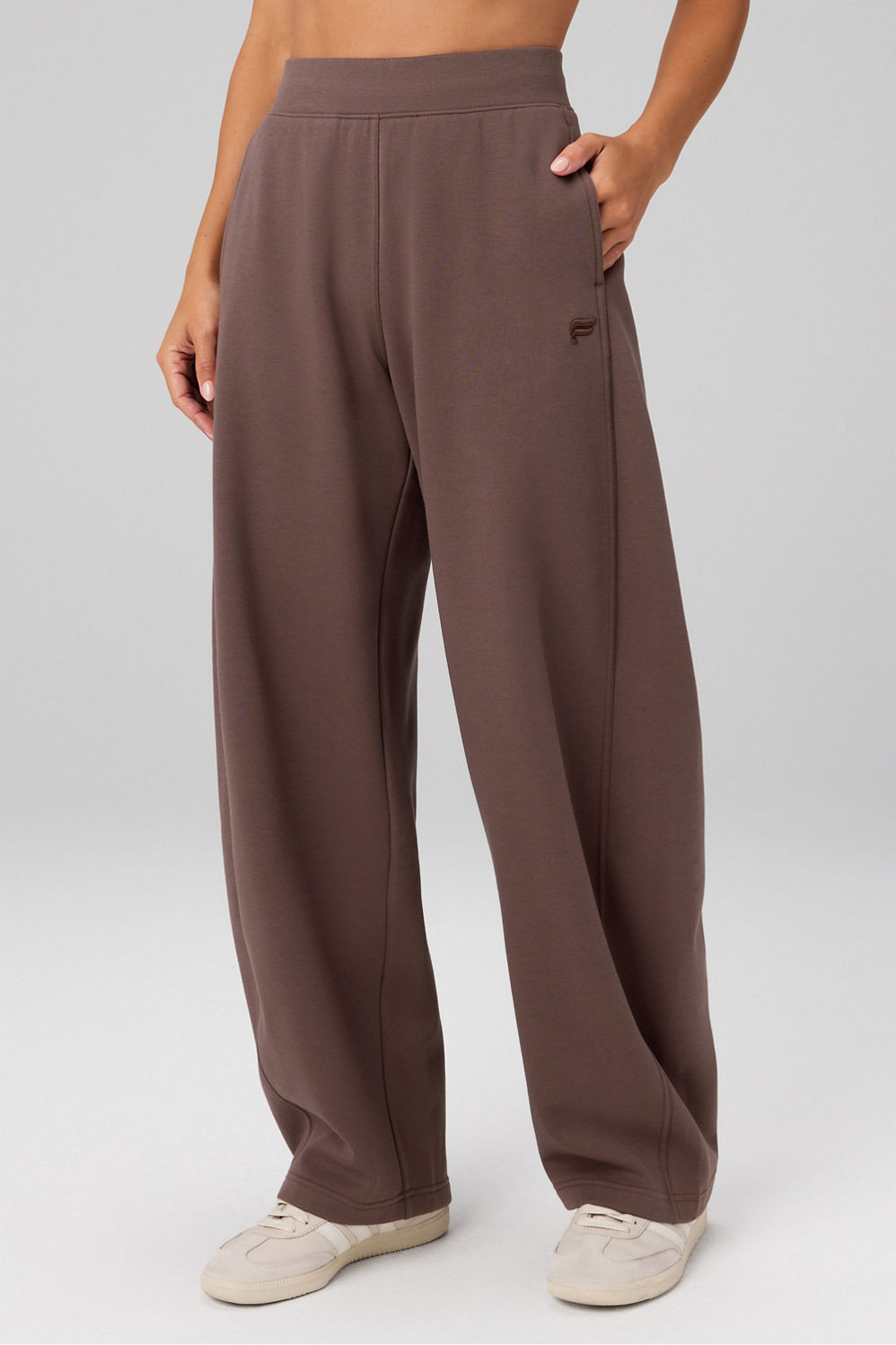 Cozy Fleece Barrel Sweatpant | Fabletics