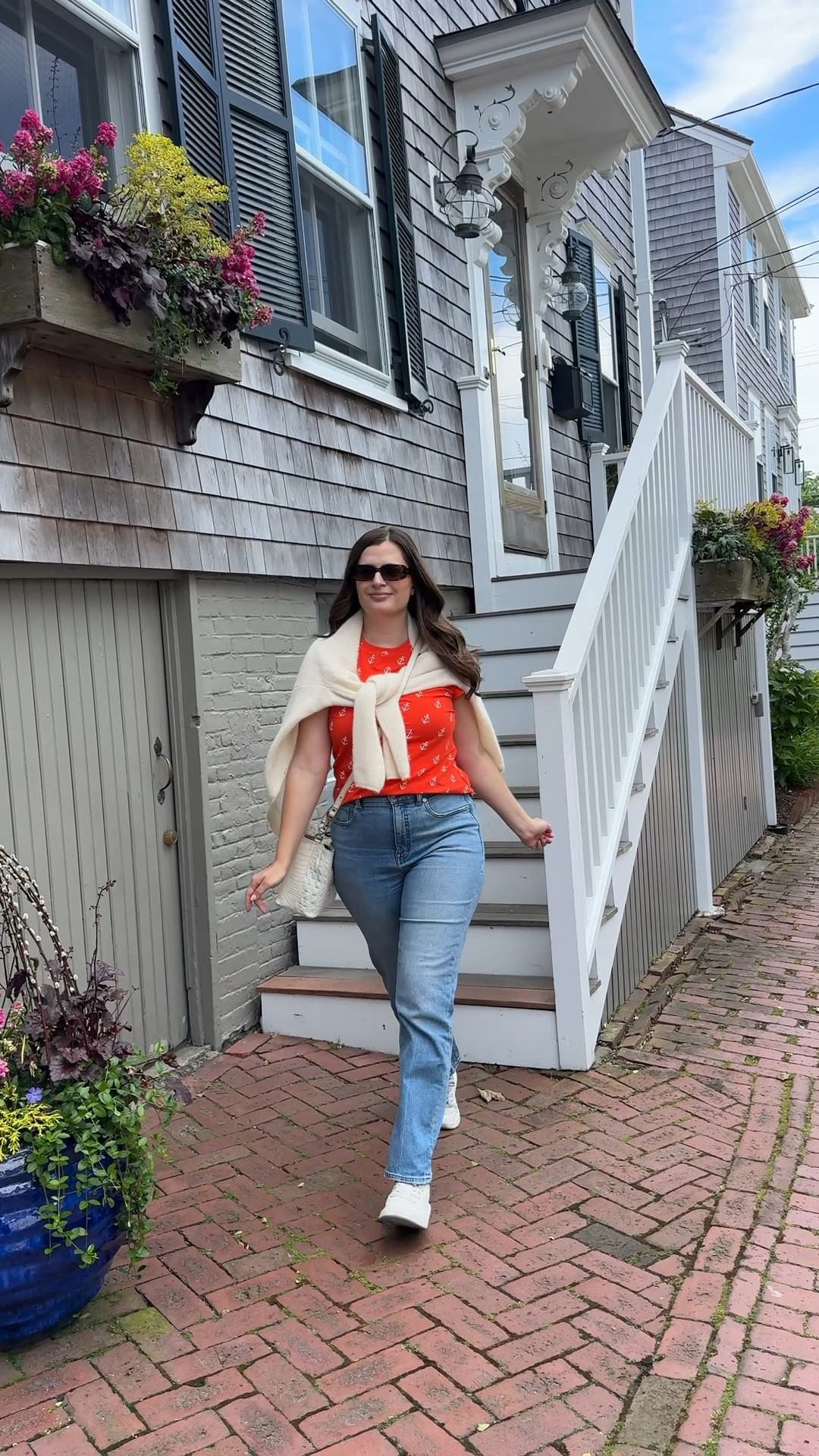What I wore in Nantucket this week! How cute is this tee with the little anchors on it? Paired with Madewell jeans and my Sezane cardigan

#LTKootd