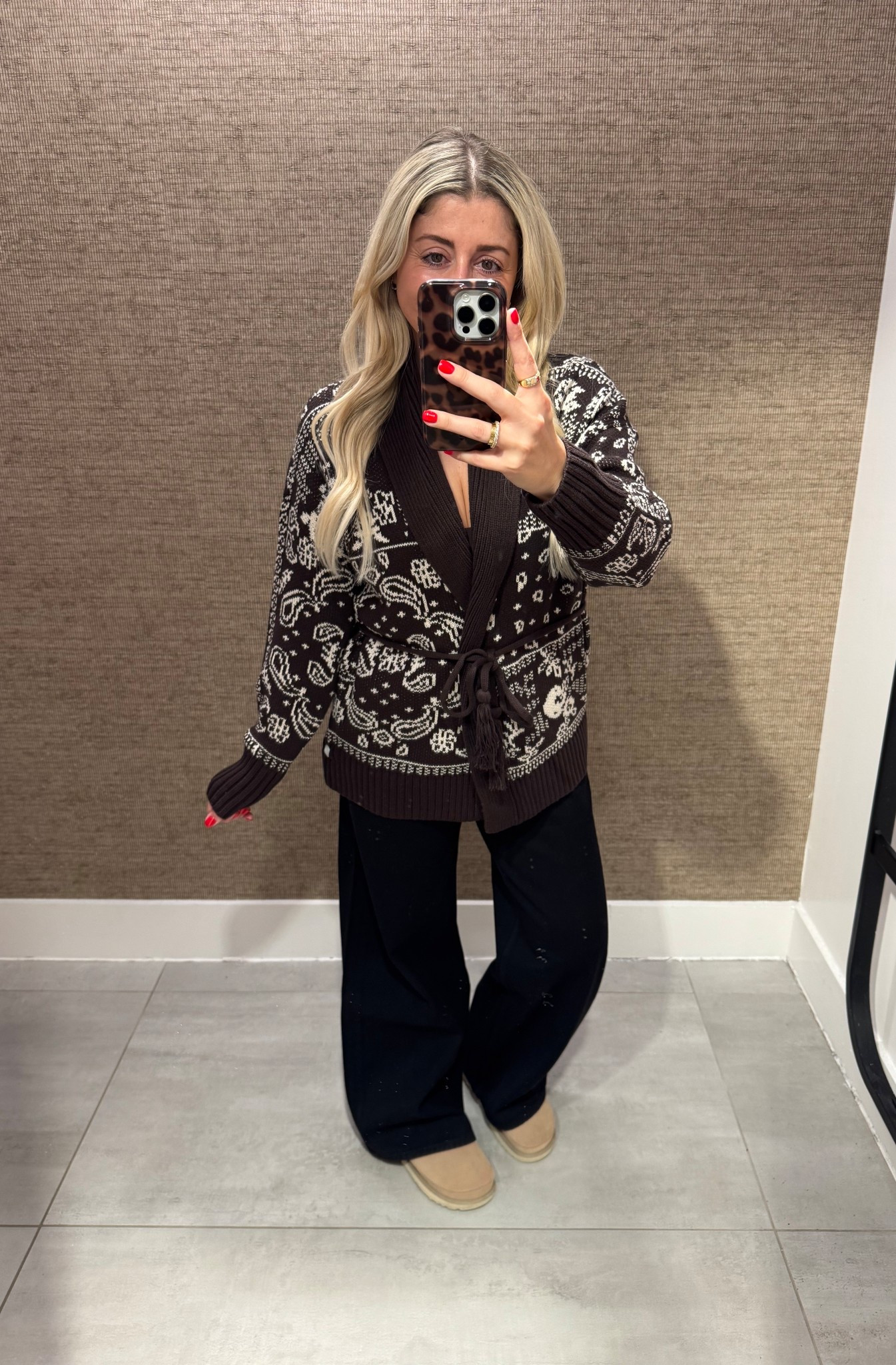 Outfit on sale
Cardigan small and so good
Wide leg jeans 27
Ugg clogs tts

#LTKGiftGuide #LTKSaleAlert #LTKFindsUnder100