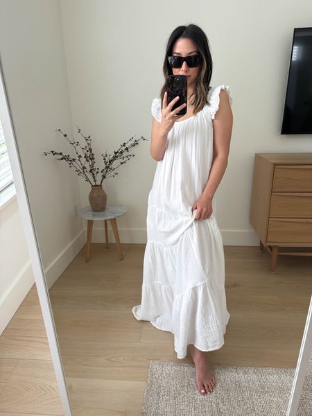 Caslon gauze maxi. Too bad it’s too long 😭. Love this to throw on at home, use as a coverup. Gauze with pockets. This is a designer alternative dress. Best for 5’3” and above  

Caslon dress xxs   