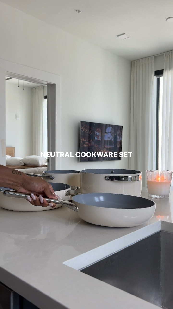 obsessed with the neural cookware set that Caraway Home gifted me. 

*get 10% off at the link in my bio or “home” highlights 

color: cream 


#LTKhome