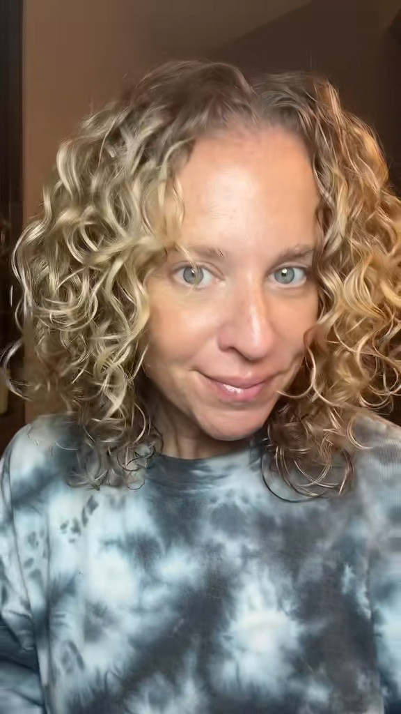 When your hair feels like dry, crunchy ramen noodles, that's called a gel cast... trust the process! #gelcasttutorial #gelcastscrunchedout #gelcastcurls #baskandlather 

#LTKBeauty