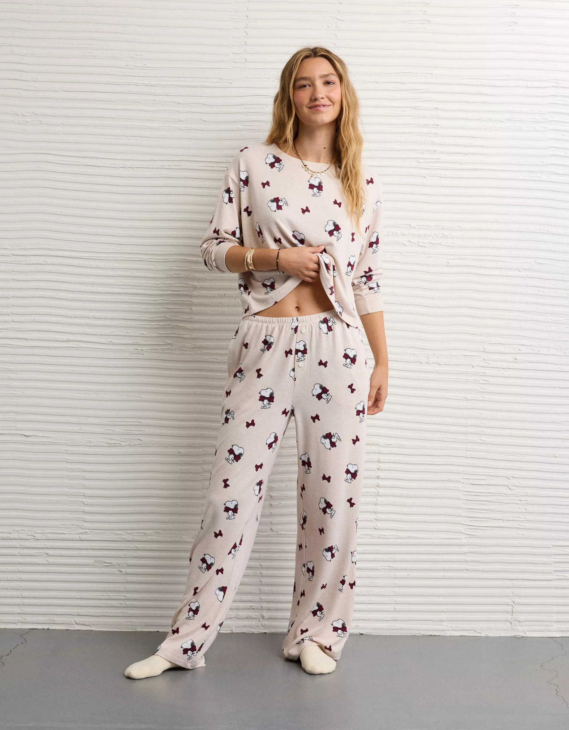 AE Luxe Plush Snoopy Long-Sleeve & Pant PJ Set | American Eagle Outfitters (US & CA)