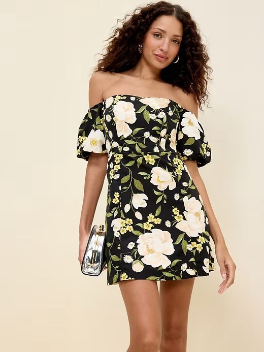 Wait… this is from… Old Navy!? If you’re looking for an event dress, don’t sleep on them! And it’s currently 40% off making it $29.99. 🤯

The Occasion by Old Navy Fit & Flare Puff-Sleeve Taffeta Mini Dress

#LTKSaleAlert #LTKWedding
