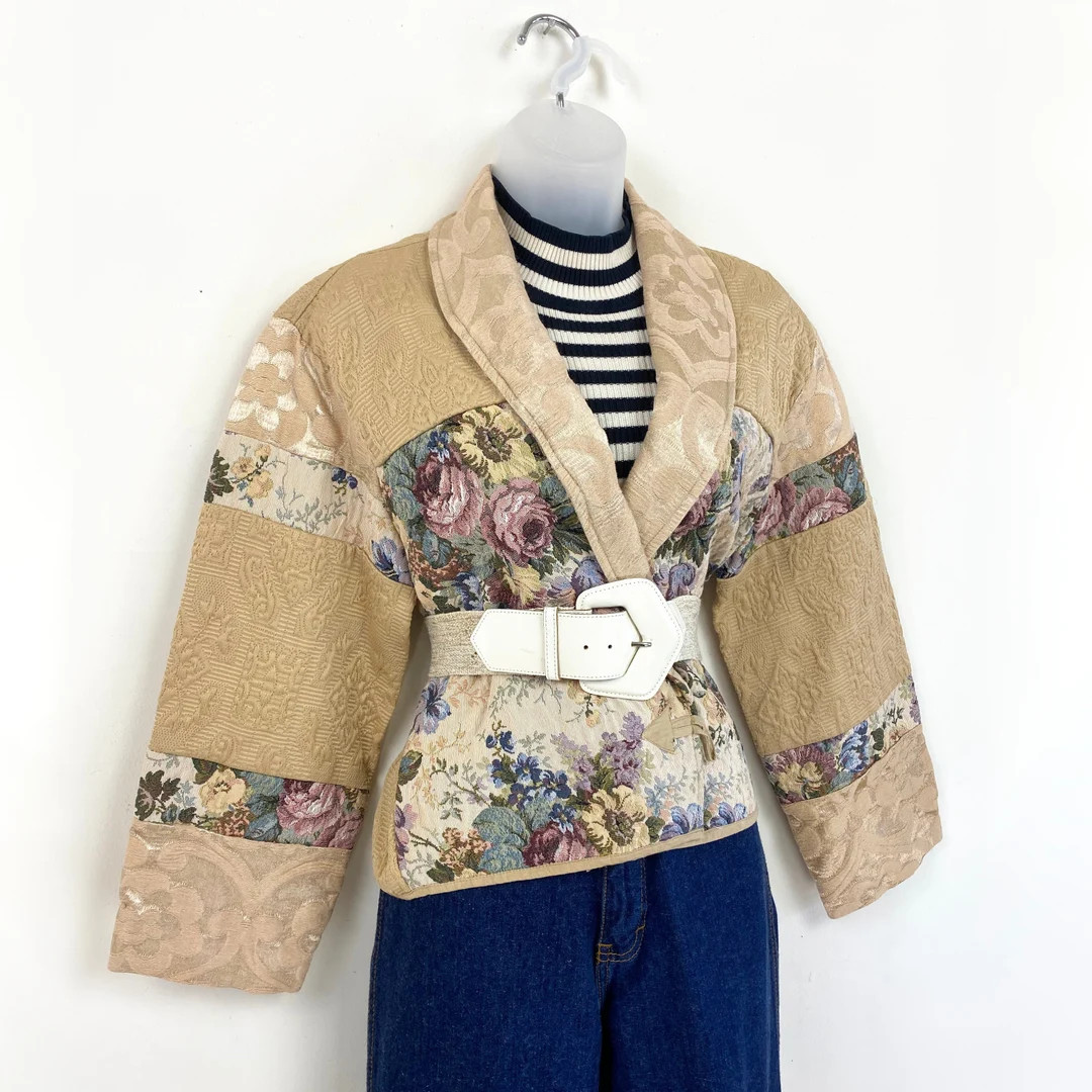 90s beige quilted floral print cropped jacket, Upholstery Print, Cottagecore Honeycore, Quilted J... | Etsy (US)