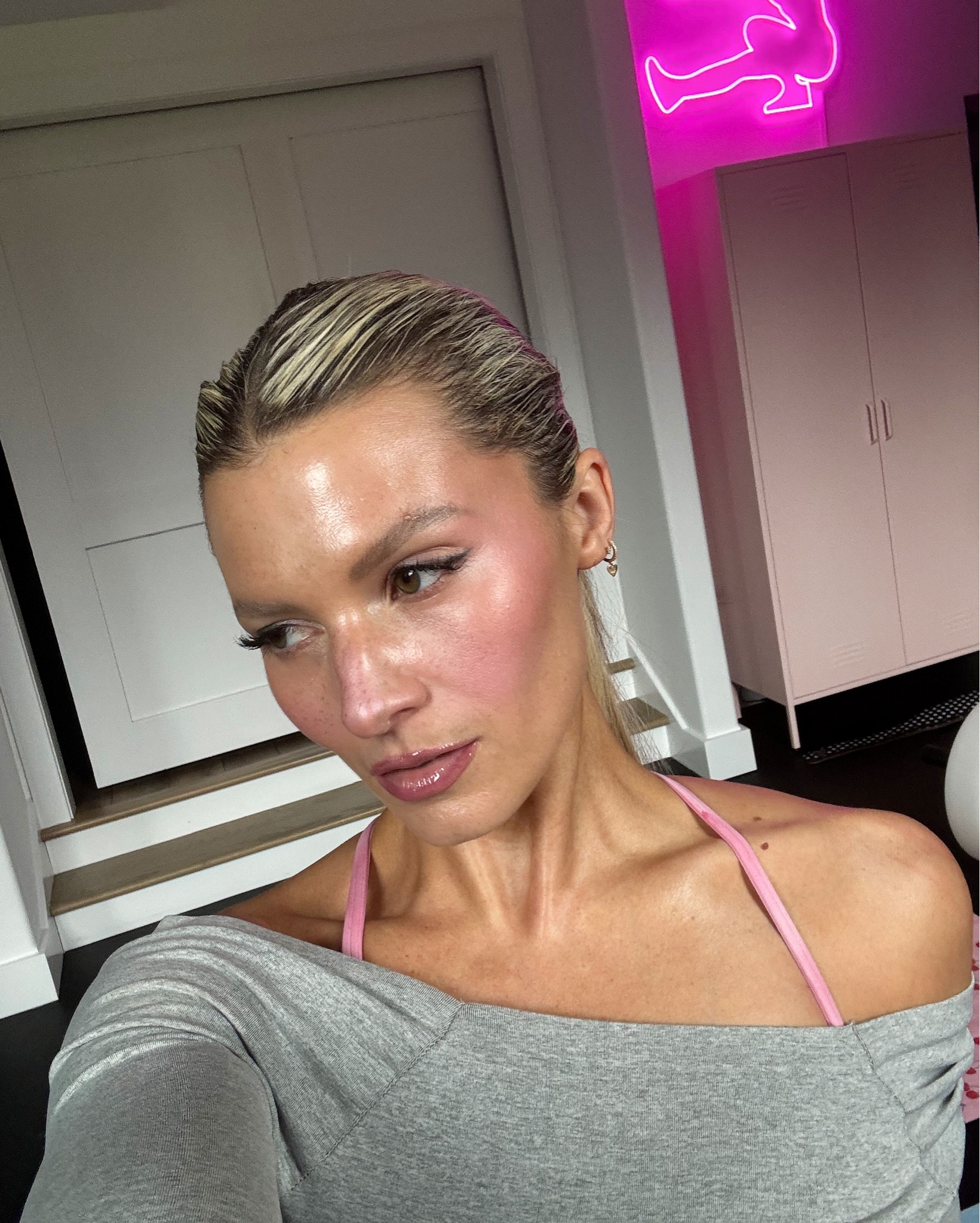 This is one of the most amazing powder blushes i have used 💕💗😭 no filter on these pics. The blurring effect and color I’m obsessed 

#LTKgrwm #LTKBeauty