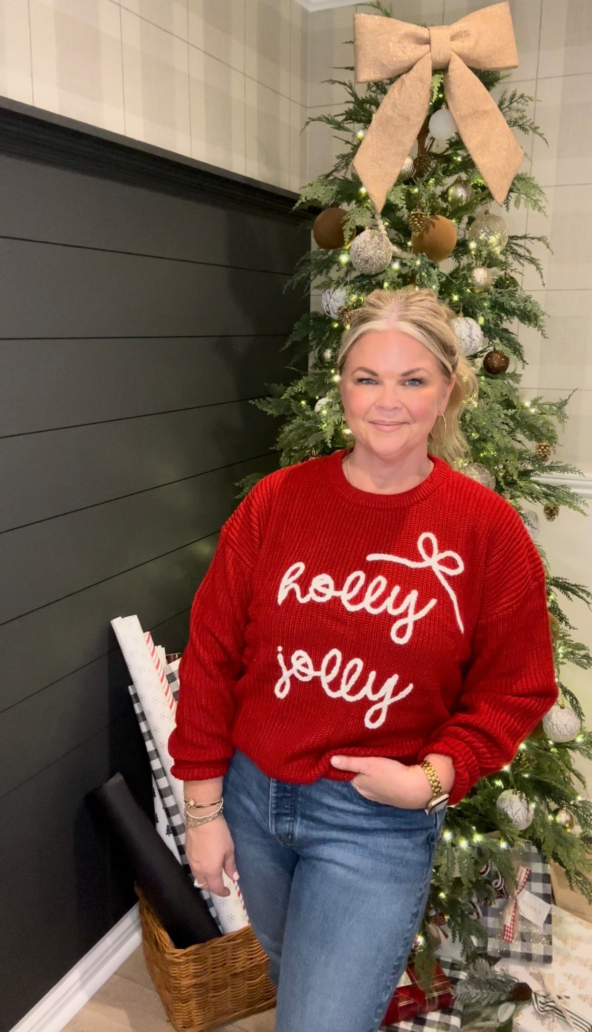 Loving this hew cute Holiday sweater! Perfect for the season. Wearing a M❤️🎄

#LTKMidsize #LTKHoliday #LTKOver40
