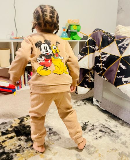 DISNEY TODDLER OUTFITS! We are going to Disney! I am sharing a few items that I picked up for the kids!

#disney #disneykids #disneytoddleroutfit 




#LTKbaby #LTKfamily #LTKkids
