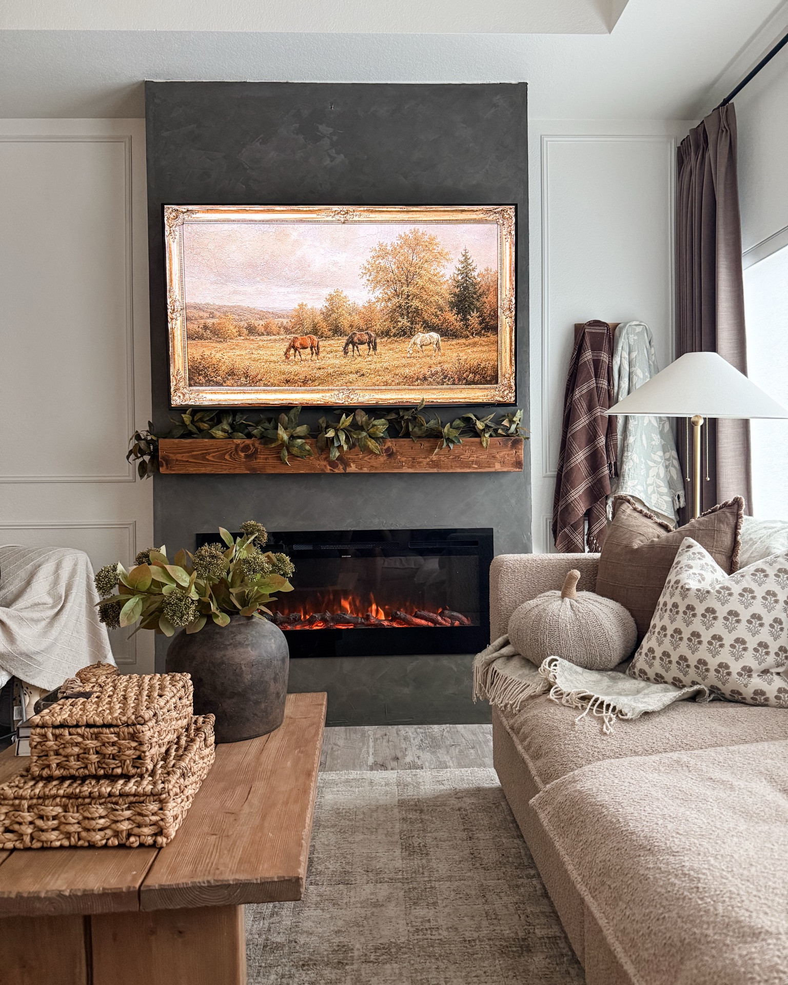 Fall living room snaps✨

#LTKSeasonal #LTKHome