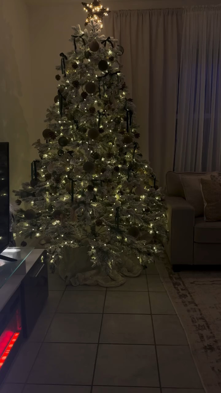 En esta semana de acción de gracias no puedo estar más agradecida con Dios por tanto ❤️. Agradecida por nuestro hogar, nuestra familia, la salud, agradecida por cada uno de ustedes que me siguen, me apoyan ustedes me han cambiado la vida sin saberlo . Que la paz y el amor reine siempre en sus hogares 🏠 los quiero 
Gaby ❤️

#thankful #blessed