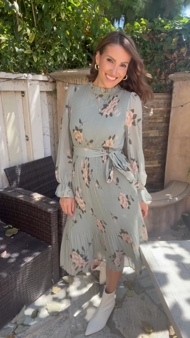 Here are 2 beautiful options for Fall Family photos. In a size S in both dresses 

#LTKStyleTip #LTKSeasonal #LTKFindsUnder50