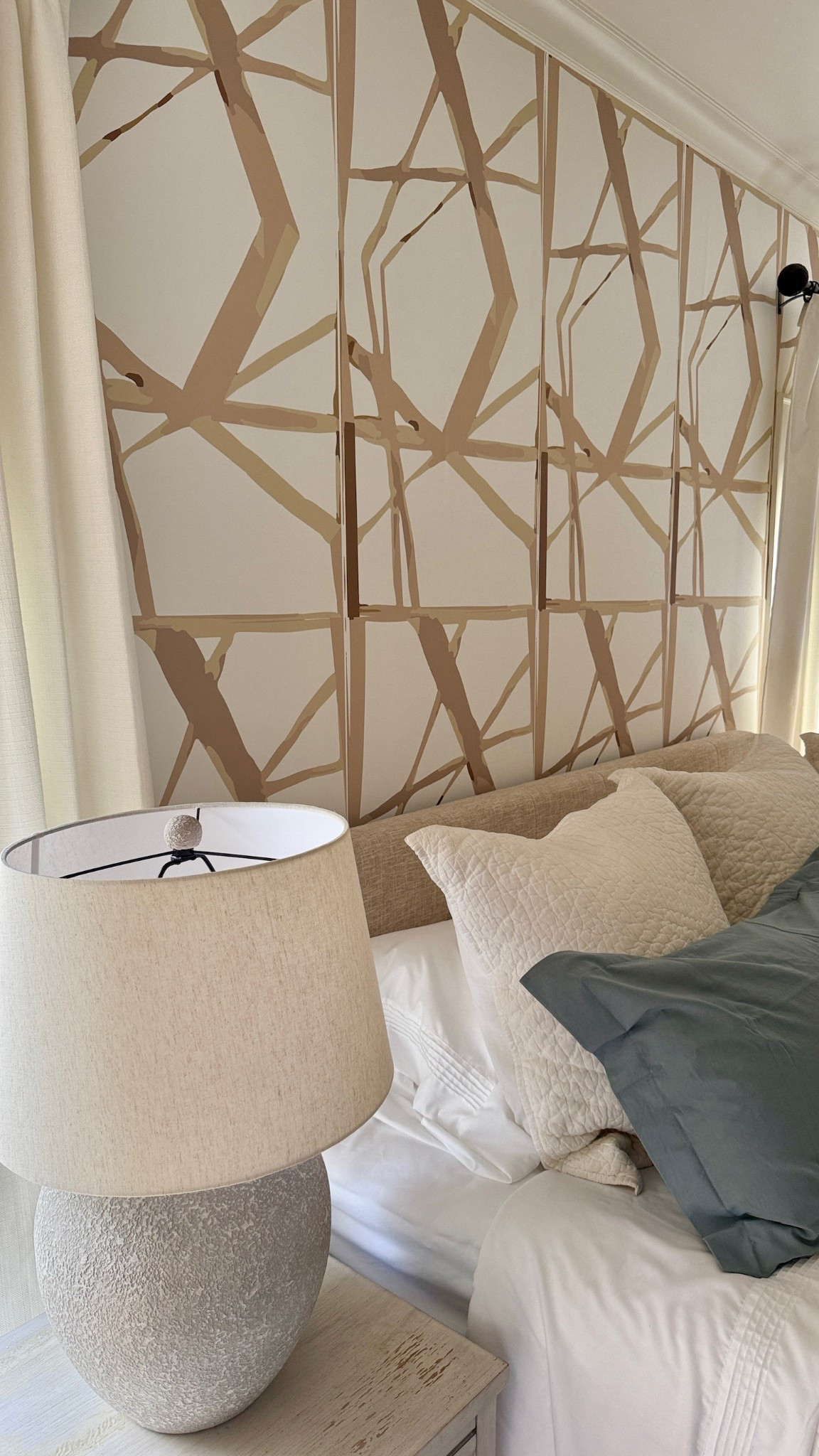 New wallpaper in my bedroom!! Loving the wallpaper look: easy and a statement!

#LTKHome #LTKSeasonal #LTKStyleTip