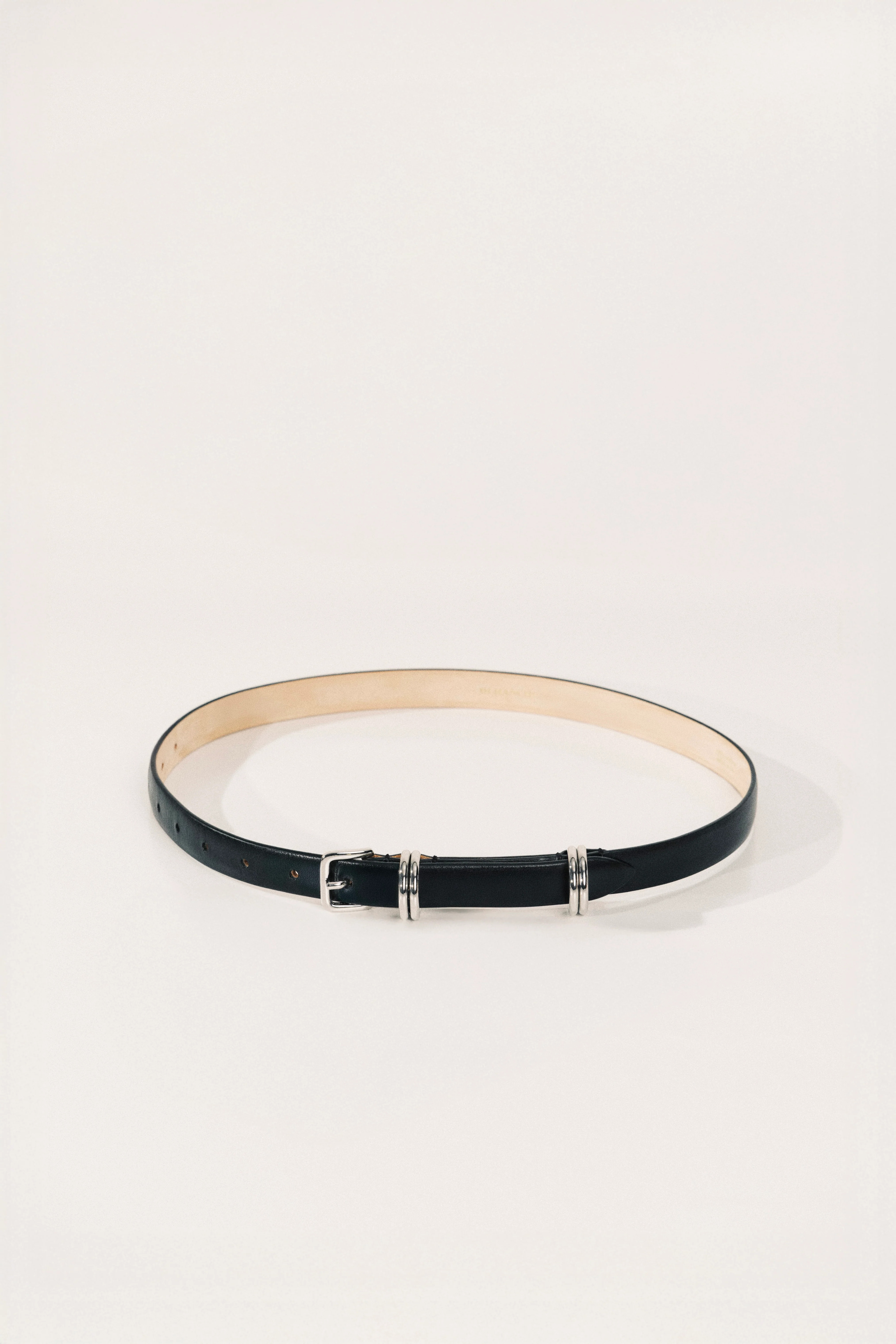 Constance Silver | Déhanche