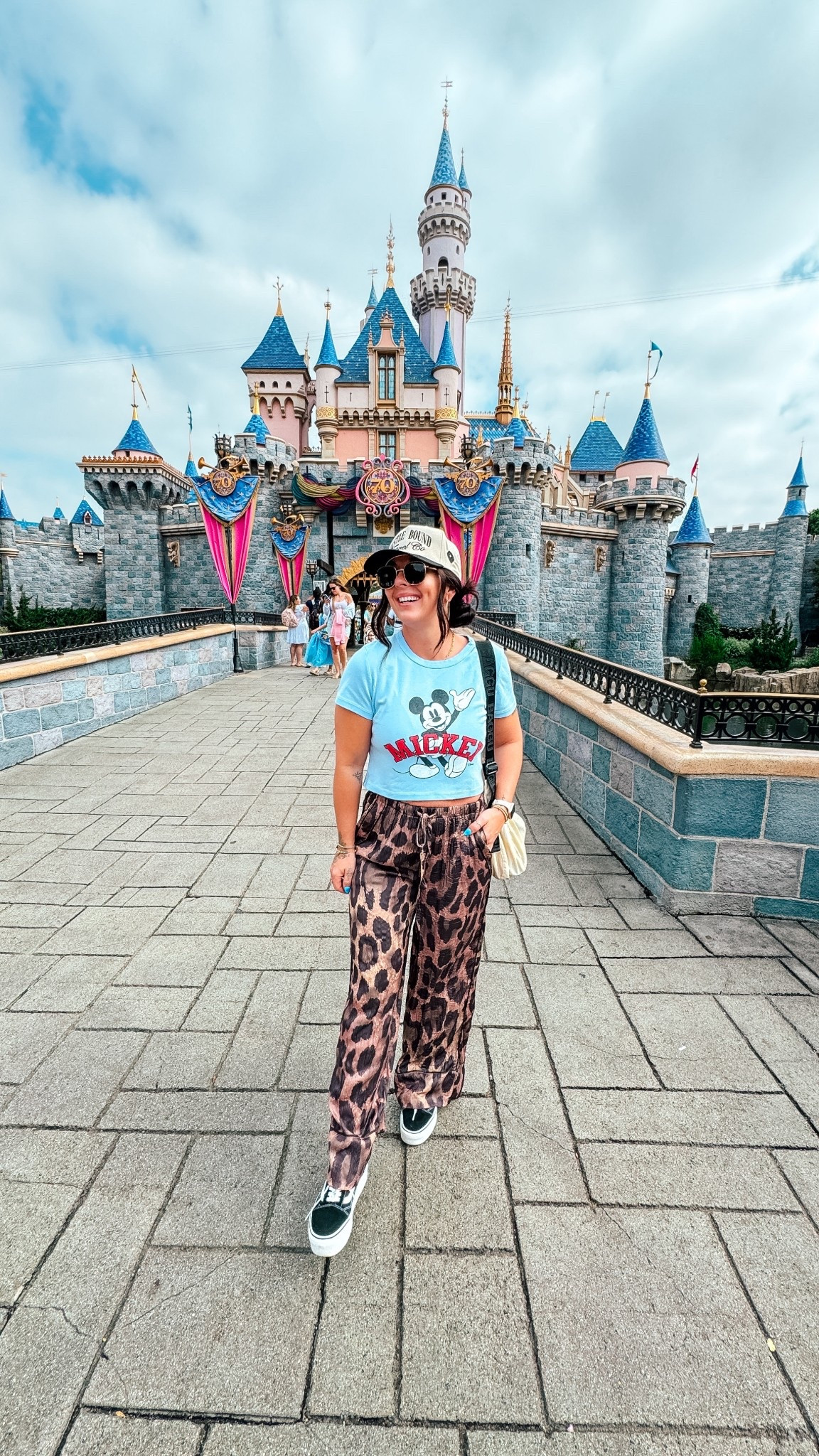 Disneyland day 💕 

#LTKTravel #LTKFindsUnder100