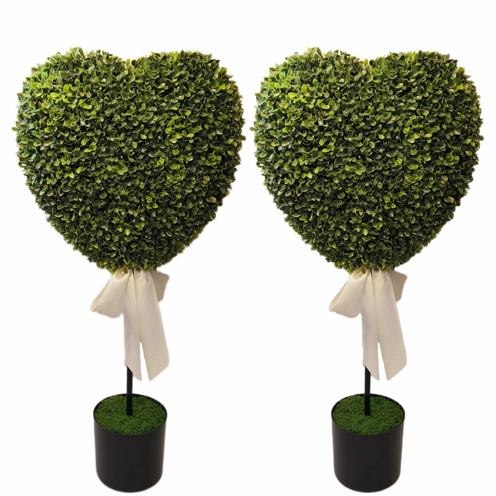 Run for these heart topiaries!!! these will sell out