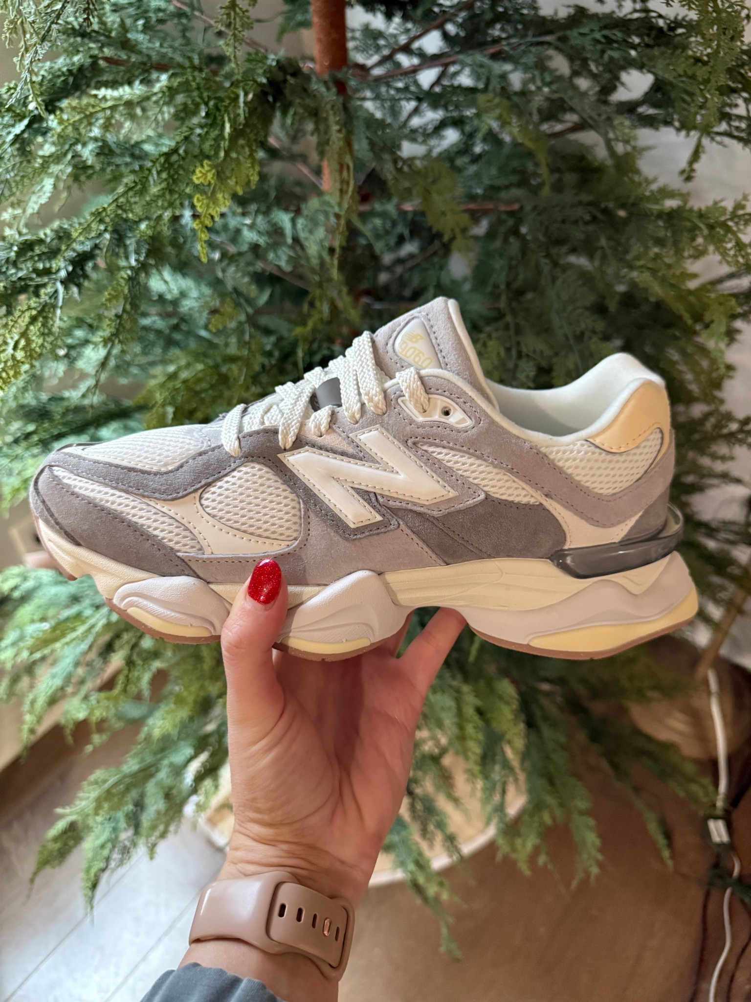 My christmas present to myself came today and I am obsessed! These new balance 9060 shoes are on sale right now too!!!

#LTKActive #LTKSaleAlert