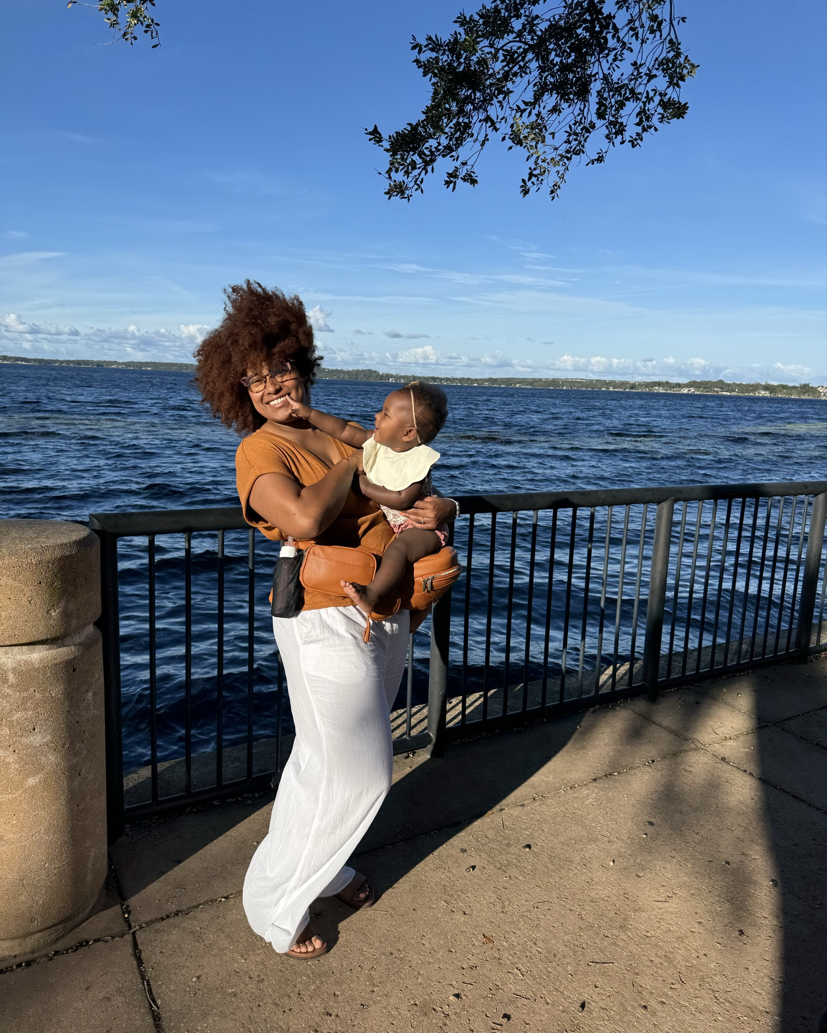 How do moms save their backs when hip-carrying their infant or toddler multiple times throughout the day?? Easy, they have a TushBaby. Which also means they hardly ever use a diaper bag 🤯 since there are so many pockets/pouches in the TushBaby!! 


#LTKCyberWeek #LTKHoliday #LTKBaby