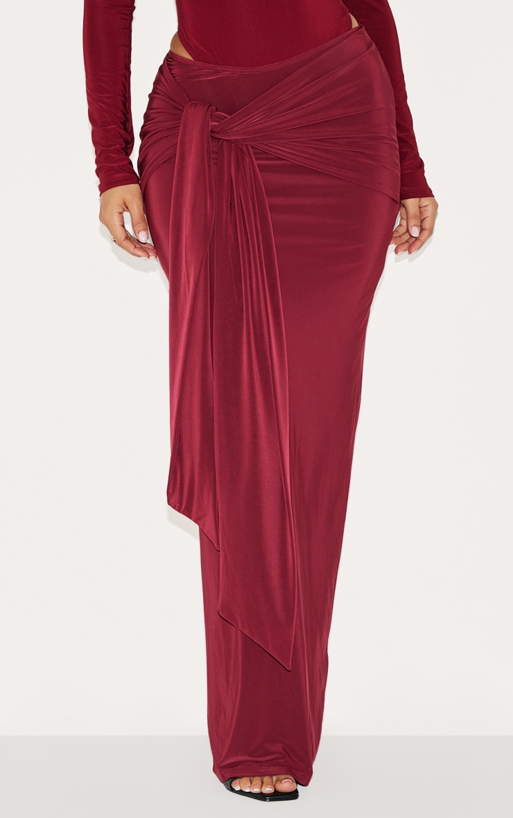 Couleur: Bordeaux | PrettyLittleThing (FR)